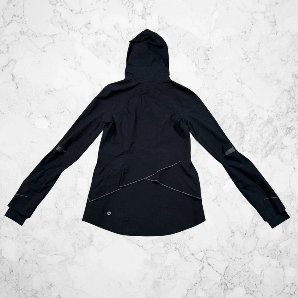 Lululemon Runaway Athletica Black Hooded Windbreaker Jacket Reflectiv Women Sz 6